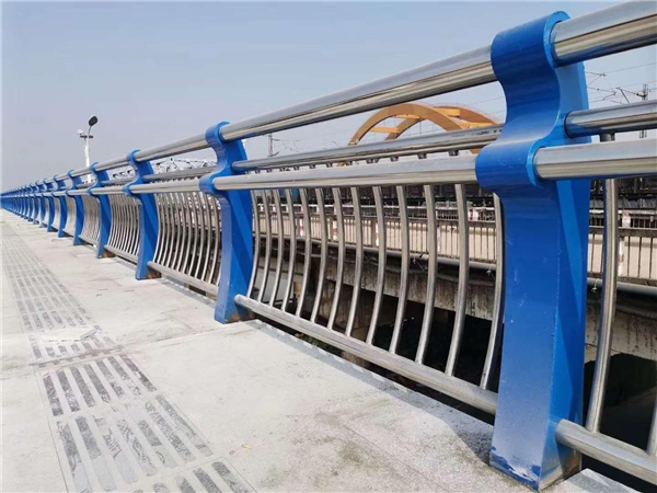 镇江304不锈钢复合管护栏的生产工艺揭秘
